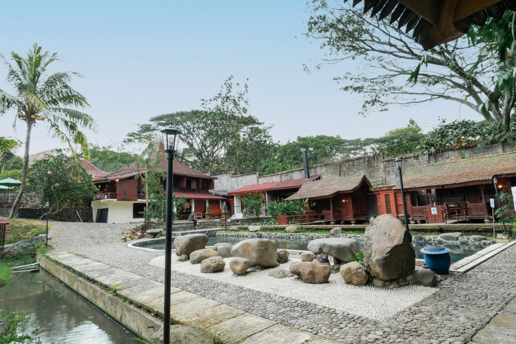 Padi Heritage Hotel Malang Exteriör bild